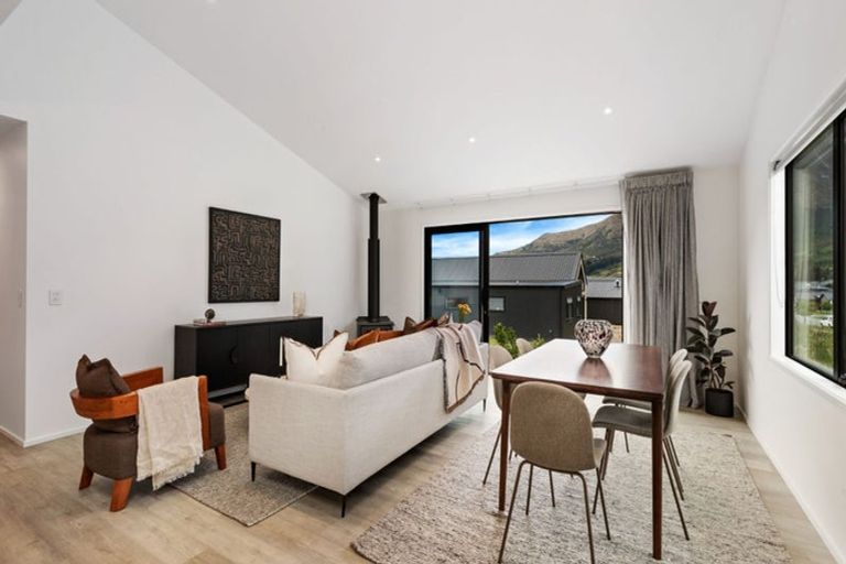 Photo of property in 27 Grain Close, Jacks Point, 9371