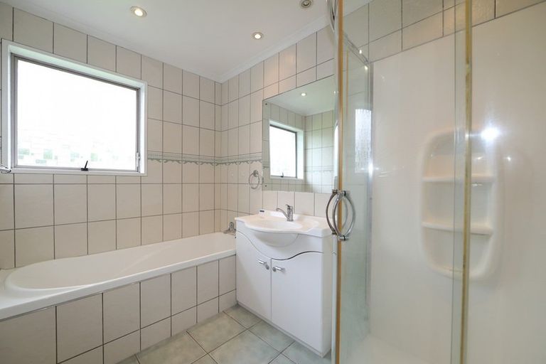 Photo of property in 3 Trigg Crescent, Taradale, Napier, 4112