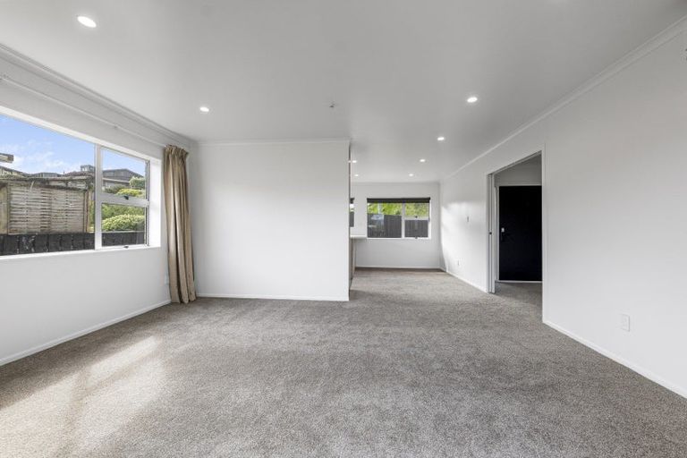 Photo of property in 1 Ruskin Place, Westown, New Plymouth, 4310