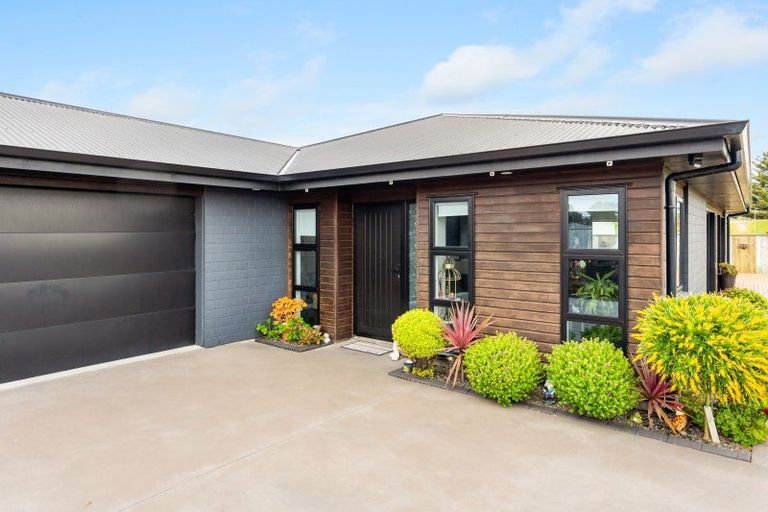 Photo of property in 5 Golf Vue Place, Castlecliff, Whanganui, 4501