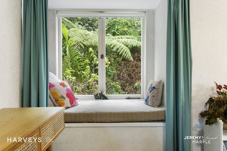 Photo of property in 310 Titirangi Road, Titirangi, Auckland, 0604