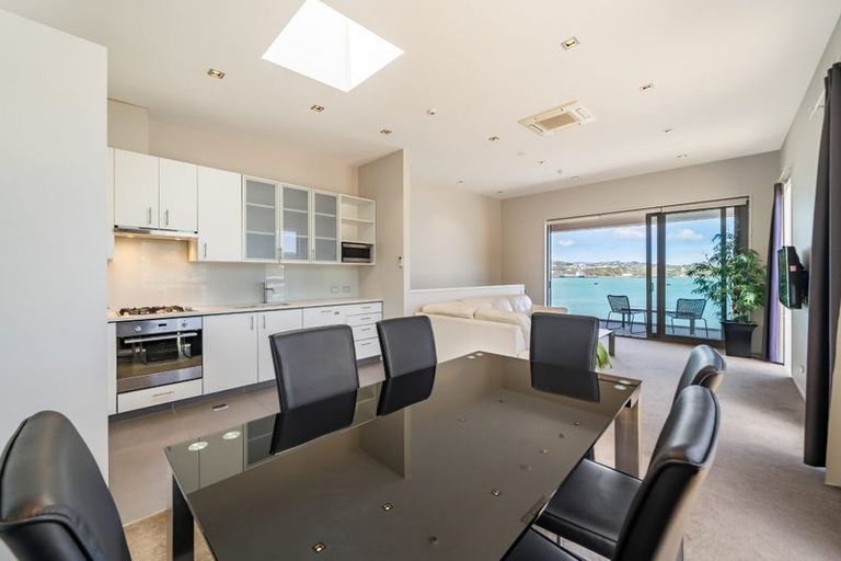 Photo of property in Patent 326 Apartments, 201h/326 Evans Bay Parade, Hataitai, Wellington, 6021