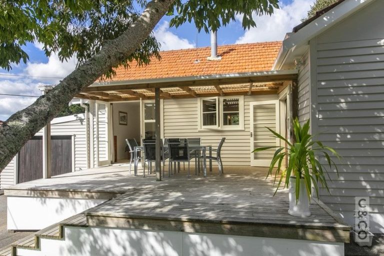 Photo of property in 43 Cambridge Road, Riverhead, 0820