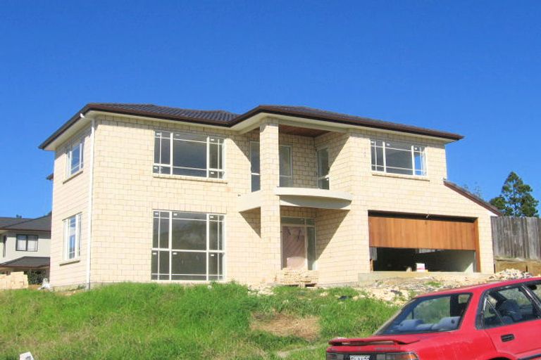 Photo of property in 92 San Valentino Drive, Henderson, Auckland, 0612