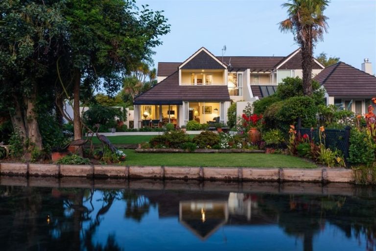 Photo of property in 61 Fendalton Road, Fendalton, Christchurch, 8014