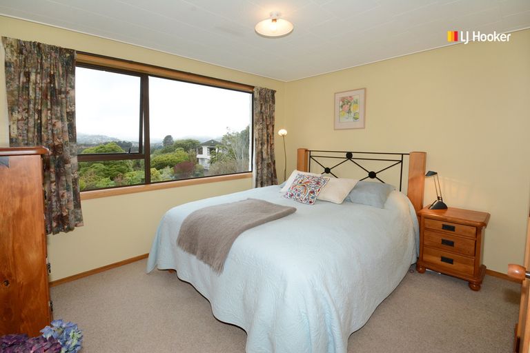 Photo of property in 35 Pioneer Crescent, Helensburgh, Dunedin, 9010