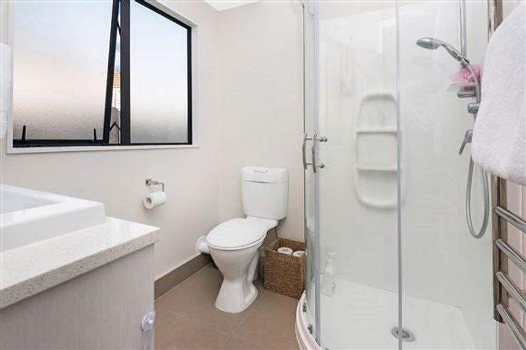 Photo of property in 5 Kalgan Place, Burswood, Auckland, 2013