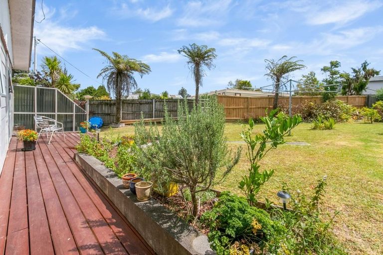 Photo of property in 1/8 Wattle Road, Sunnyvale, Auckland, 0612