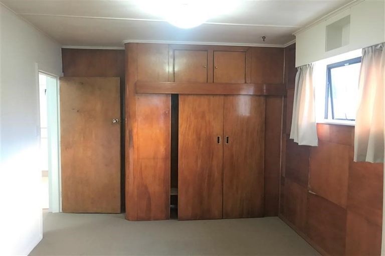 Photo of property in 29 Wainuiomata Road, Wainuiomata, Lower Hutt, 5014