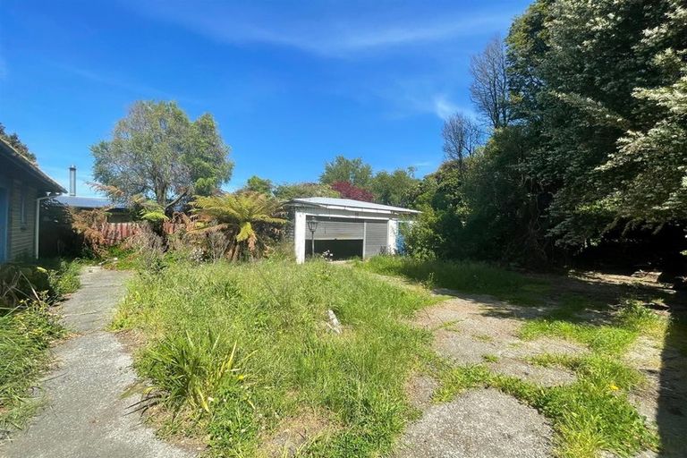 Photo of property in 30 Middlepark Road, Sockburn, Christchurch, 8042