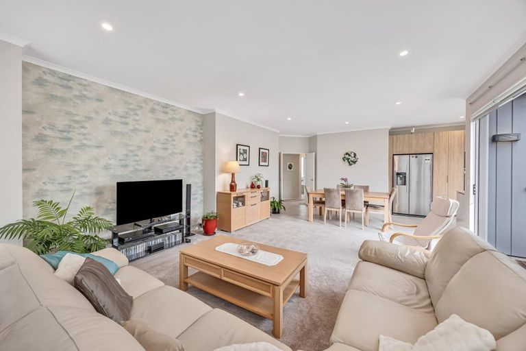 Photo of property in 6 Kainga Lane, Whenuapai, Auckland, 0618