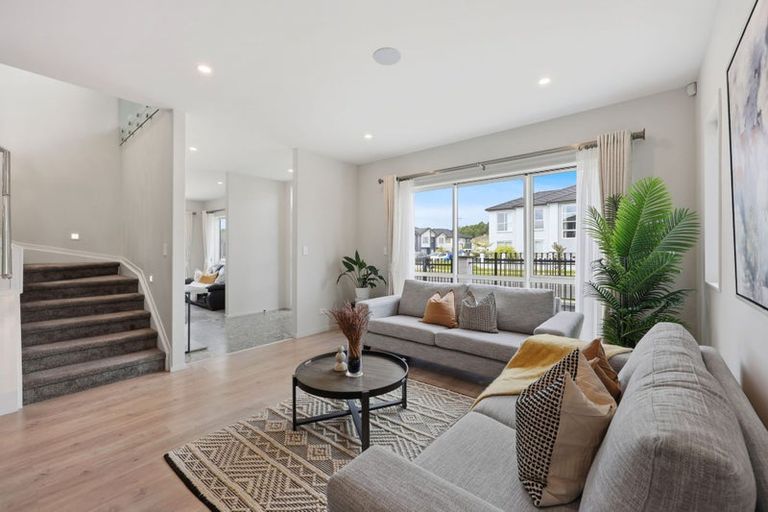 Photo of property in 19 Horsefields Drive, Flat Bush, Auckland, 2019