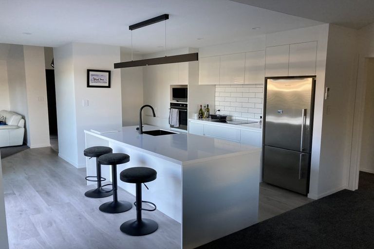 Photo of property in 11 Donnelly Street, Oakura, 4314