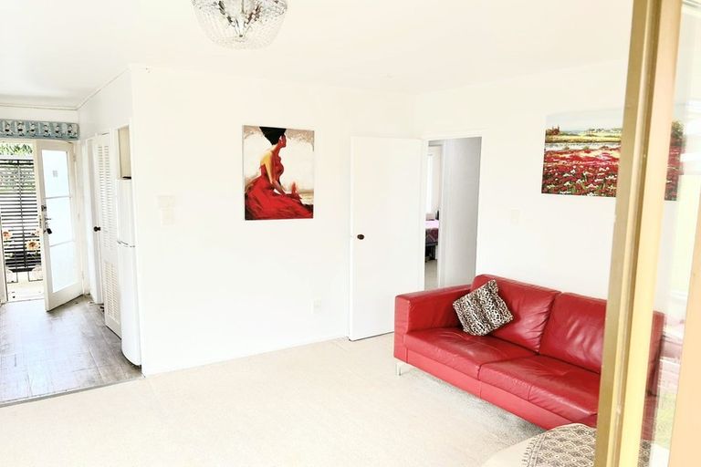 Photo of property in 42a Trentham Road, Papakura, 2110