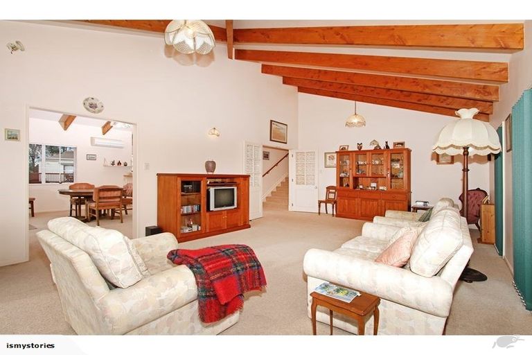 Photo of property in 2/148 Oaktree Avenue, Browns Bay, Auckland, 0630