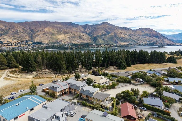 Photo of property in 8/43 Plantation Road, Wanaka, 9305