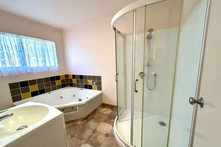 Photo of property in 65a Robinson Avenue, Holdens Bay, Rotorua, 3010