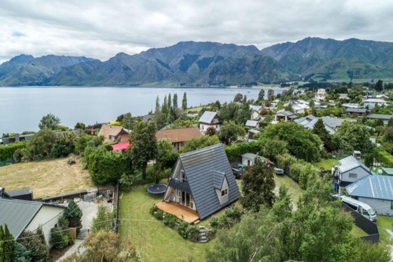 Photo of property in 35 Lakeview Terrace, Lake Hawea, Wanaka, 9382