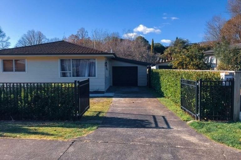 Photo of property in 16 Von Dadelszen Place, Havelock North, 4130