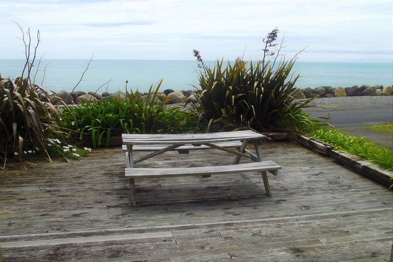 Photo of property in 33 Onaero Beach Road, Onaero, Waitara, 4383