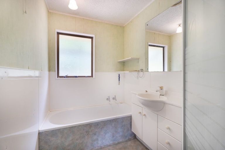 Photo of property in 7 Woolwich Close, Whitby, Porirua, 5024