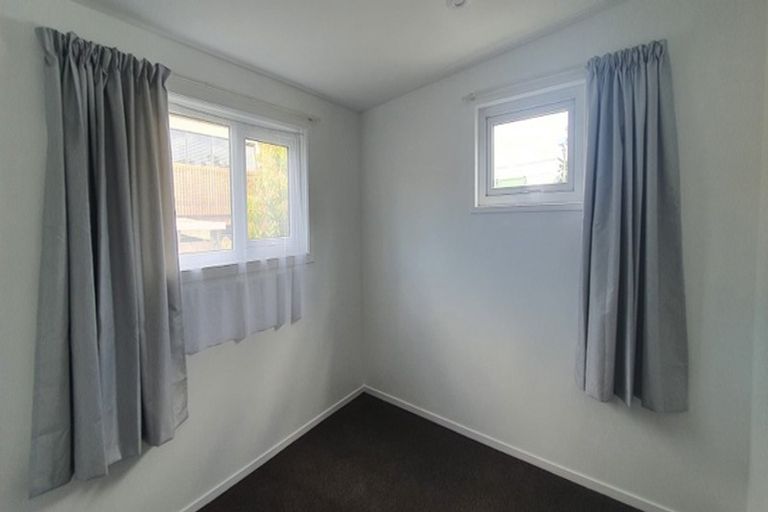 Photo of property in 4/176 Henderson Valley Road, Henderson, Auckland, 0612
