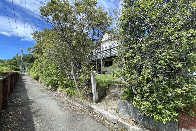 Photo of property in 82 Hazelhurst Pass, Caversham, Dunedin, 9012