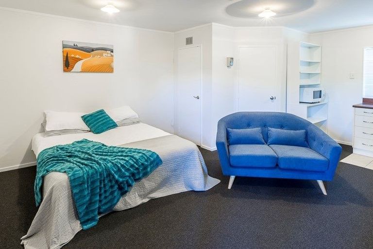 Photo of property in 35 Jones Crescent, Melville, Hamilton, 3206