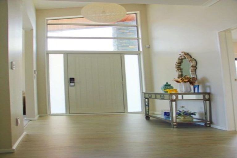 Photo of property in 3 Ascension Crescent, Orewa, 0931