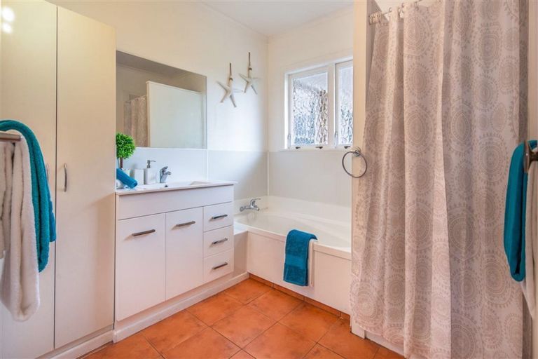 Photo of property in 453 Great South Road, Opaheke, Papakura, 2113