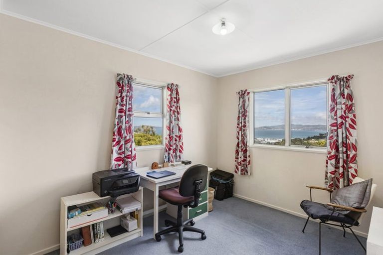 Photo of property in 13 Hibiscus Grove, Maungaraki, Lower Hutt, 5010