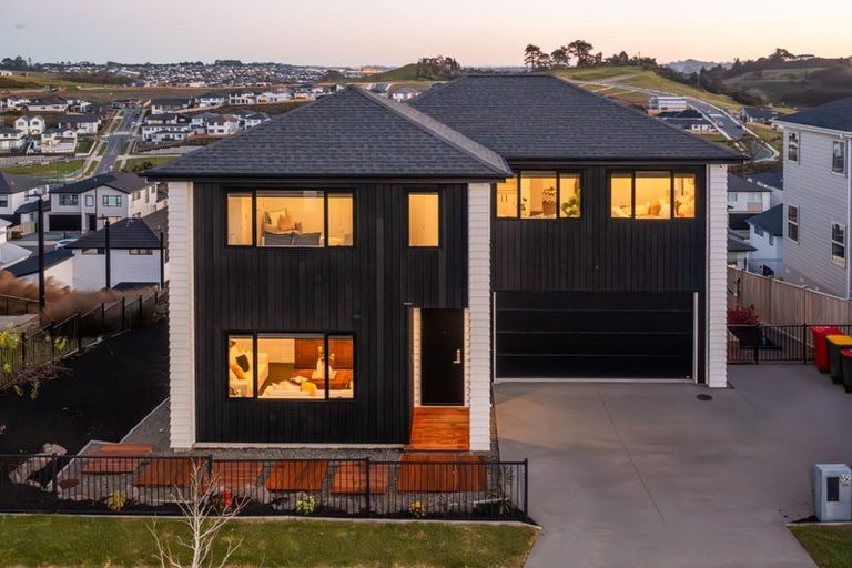 Photo of property in 39 Davey Crescent, Orewa, 0931