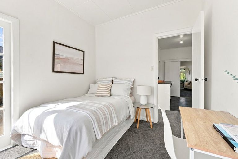 Photo of property in 1 Karewa Street, Castlecliff, Whanganui, 4501