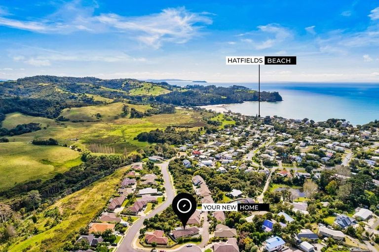 Photo of property in 3 Fendalton Place, Hatfields Beach, Orewa, 0931