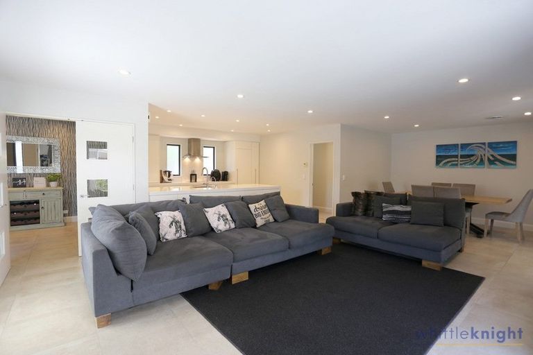 Photo of property in 5 Skyedale Drive, Harewood, Christchurch, 8051