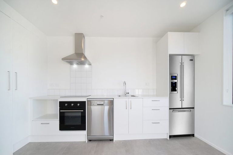 Photo of property in 303/3 Rauemi Way, Te Atatu South, Auckland, 0610