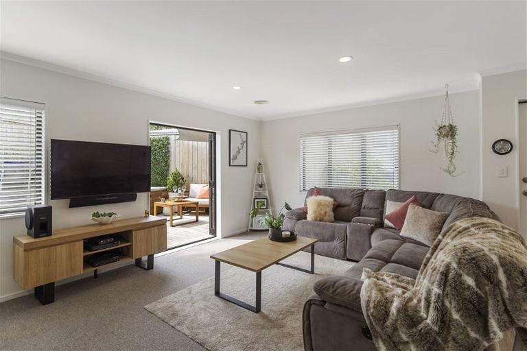 Photo of property in 10a De Thiery Place, Pakuranga Heights, Auckland, 2010