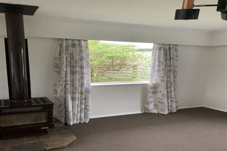 Photo of property in 11 Bluegum Road, Paraparaumu Beach, Paraparaumu, 5032