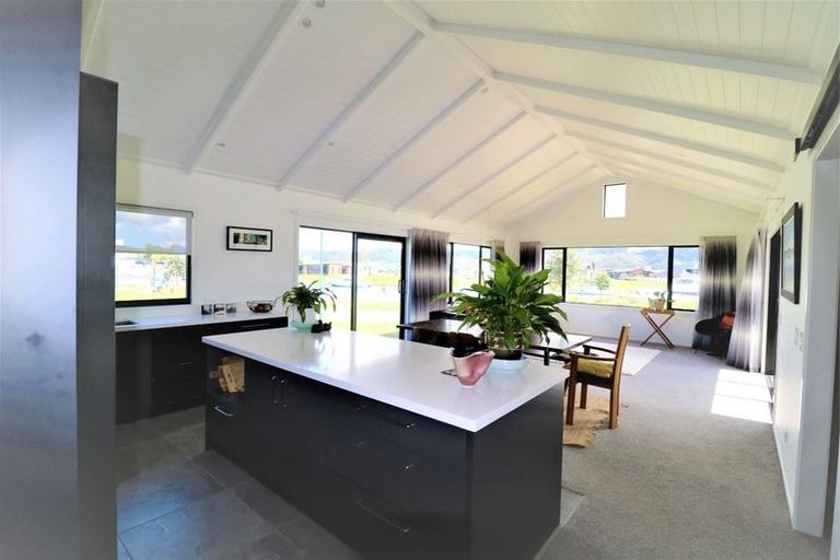 Photo of property in 70 Leeward Drive, Whitianga, 3510