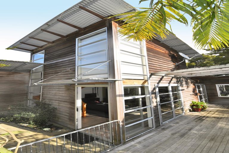 Photo of property in 20 Grand View Road, Leigh, 0985