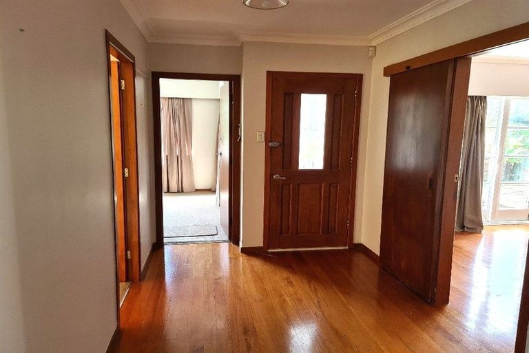 Photo of property in 11 William Souter Street, Forrest Hill, Auckland, 0620