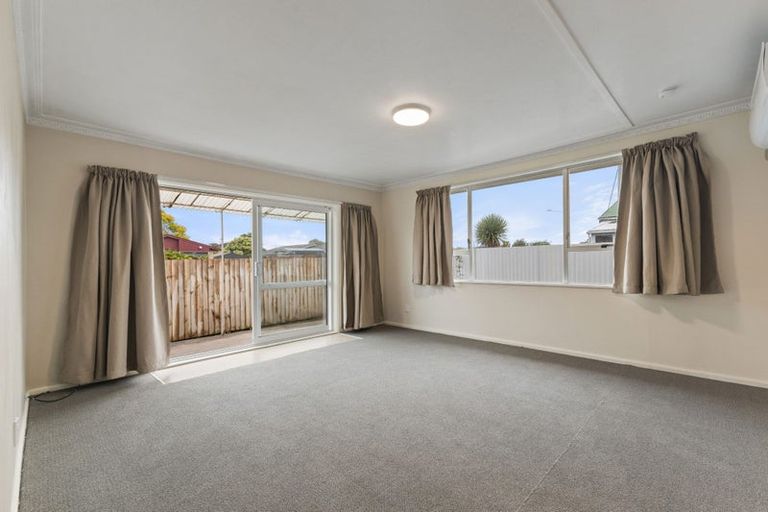 Photo of property in 2/2 Bayswater Crescent, Bromley, Christchurch, 8062