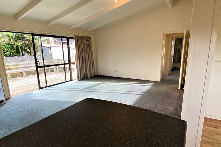 Photo of property in 12a Tamaki Bay Drive, Pakuranga, Auckland, 2010