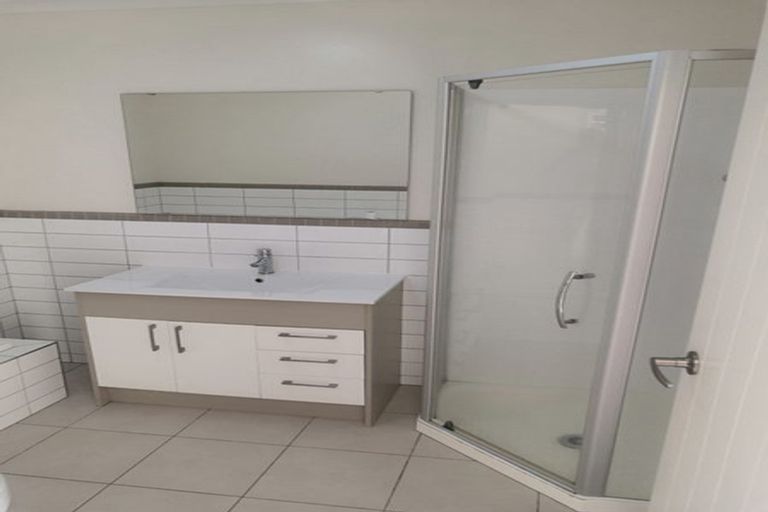 Photo of property in 216 Porchester Road, Takanini, 2112