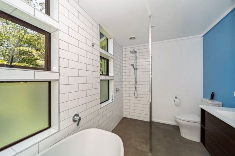 Photo of property in 18b Mayfair Place, Westown, New Plymouth, 4310