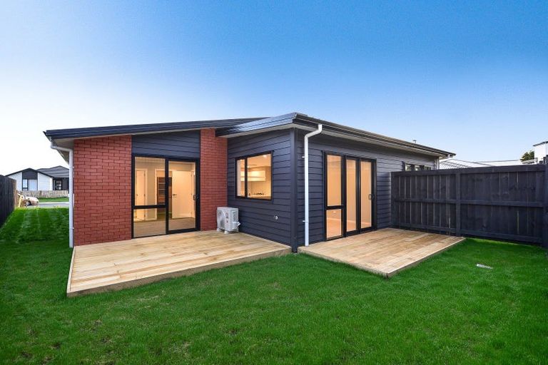 Photo of property in 2/33 Tokerau Drive, Rototuna North, Hamilton, 3210
