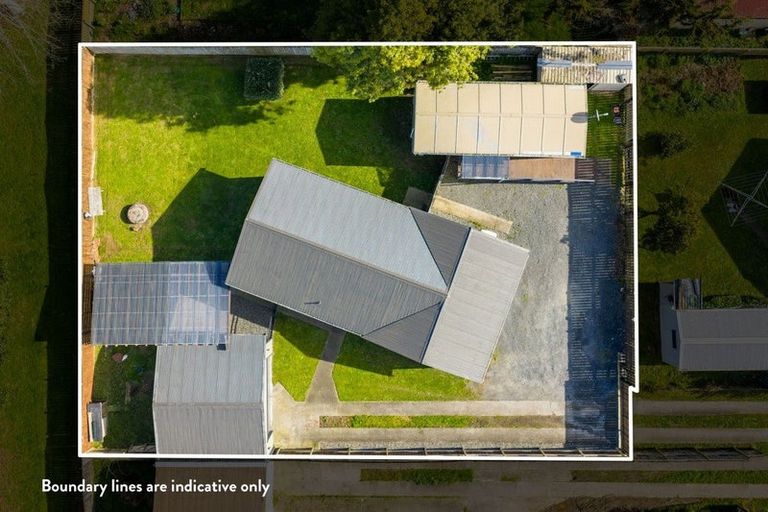 Photo of property in 43 Oakfield Crescent, Pukete, Hamilton, 3200