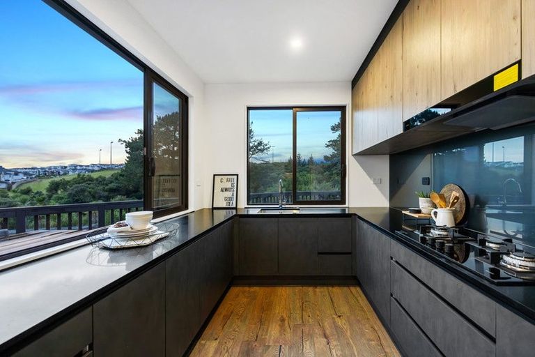 Photo of property in 101 Glenvar Ridge Road, Long Bay, Auckland, 0630