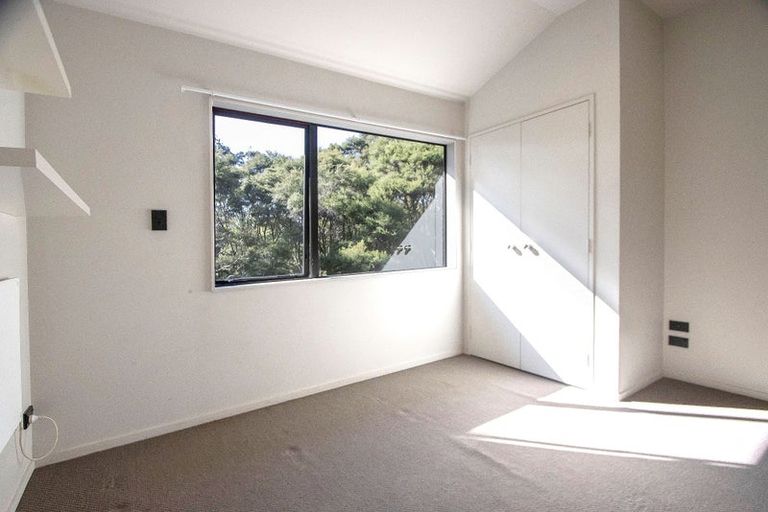 Photo of property in 293 Paremoremo Road, Paremoremo, Auckland, 0632