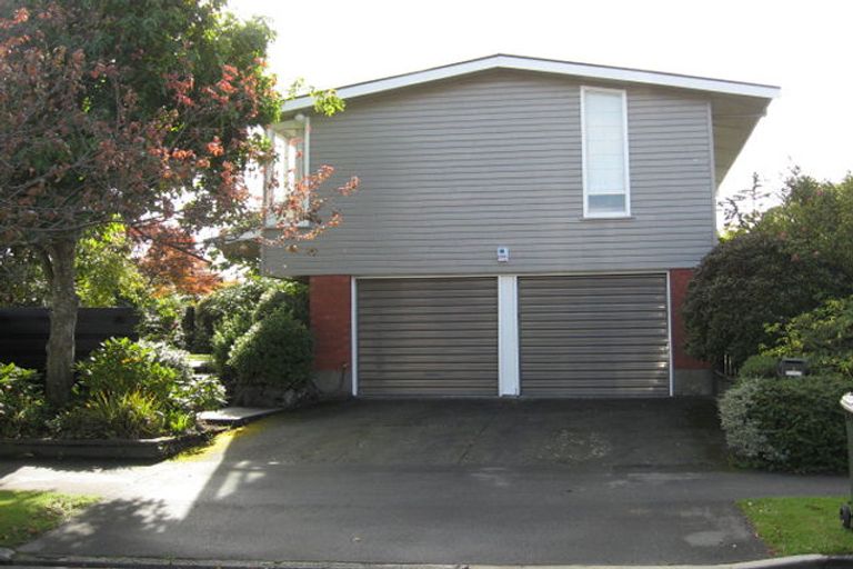 Photo of property in 8 Powell Crescent, Ilam, Christchurch, 8041